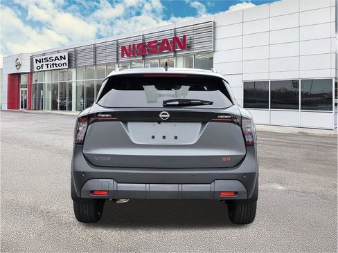 New 2026 Nissan Kicks SR FWD image 6