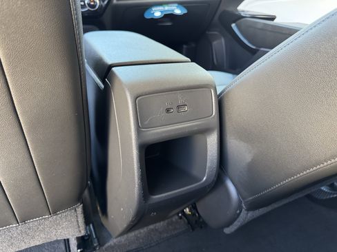 Used 2025 Chevrolet Trax LT image 17