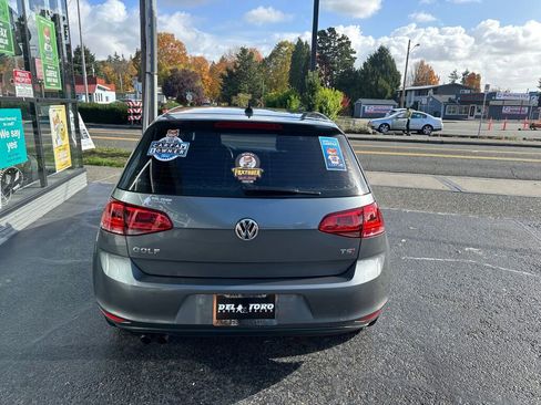 Used 2015 Volkswagen Golf Launch Edition image 6