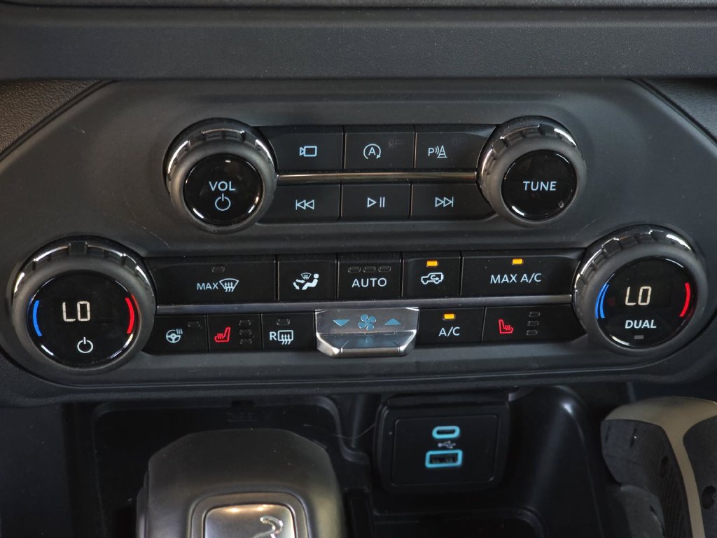 Used 2025 Ford Bronco Badlands AWD/4WD image 22