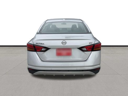 Used 2024 Nissan Altima 2.5 SV FWD image 6