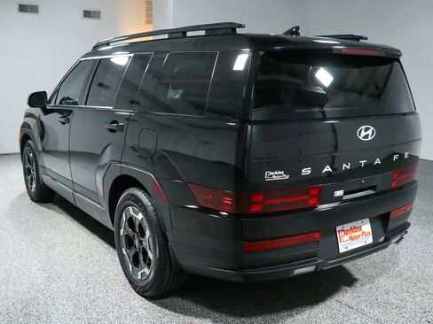 Used 2025 Hyundai Santa Fe SEL FWD image 9