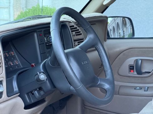 Used 1999 GMC Yukon 4WD 4-Door image 12
