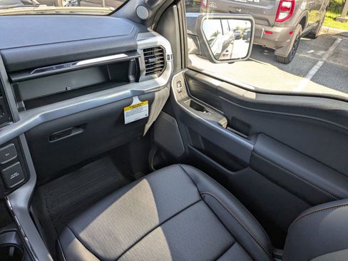 New 2025 Ford F150 Lariat w/ Equipment Group 501A Mid image 19