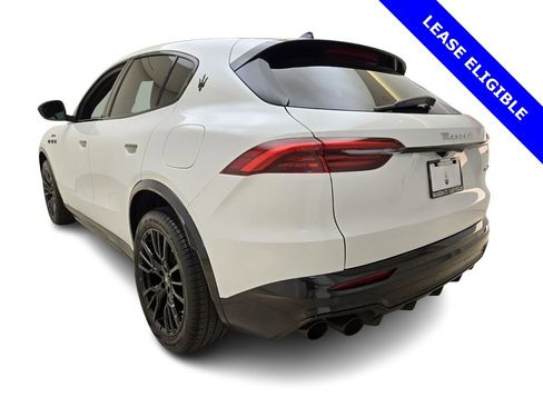 Used 2025 Maserati Grecale Modena image 11