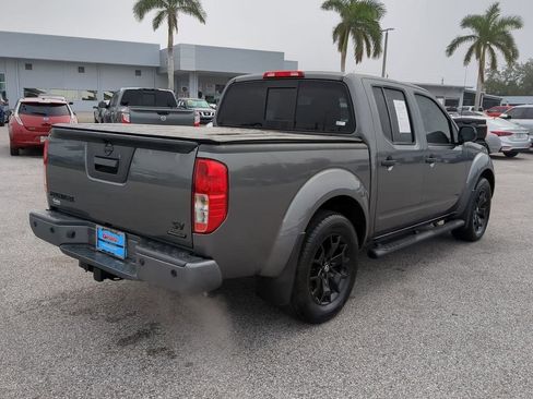 Certified 2021 Nissan Frontier SV w/ Midnight Edition Floor Mats image 5