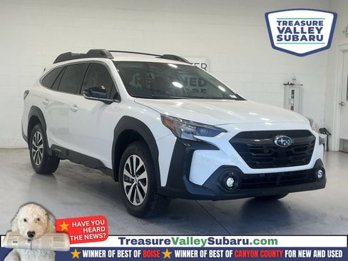 Used 2025 Subaru Outback Premium AWD/4WD image 1