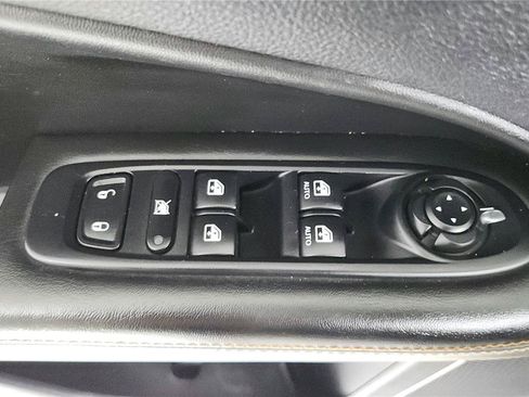 Used 2019 Jeep Compass Sport w/ Cold Weather Group AWD/4WD image 9
