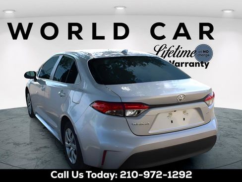 Used 2025 Toyota Corolla LE FWD image 5