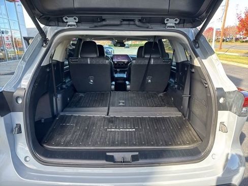 Certified 2024 Toyota Highlander XLE image 24