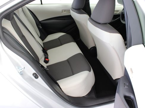 Used 2025 Toyota Corolla LE FWD image 29