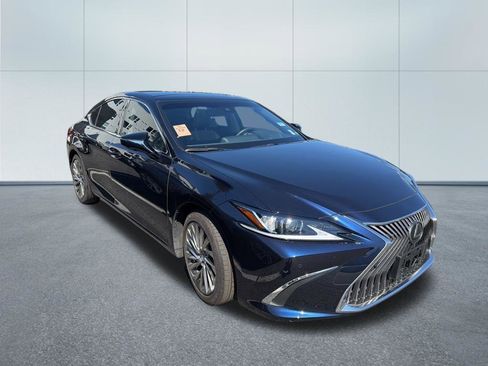 Used 2019 Lexus ES 350 w/ Accessory Package 2 FWD image 4