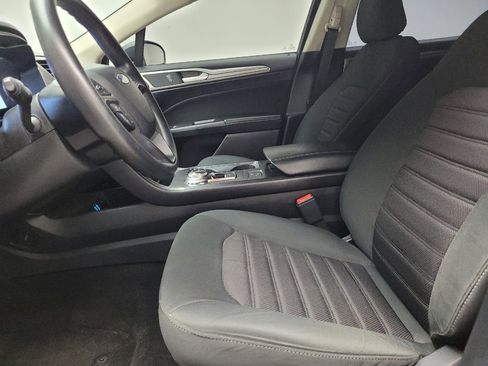Used 2020 Ford Fusion SE FWD image 17