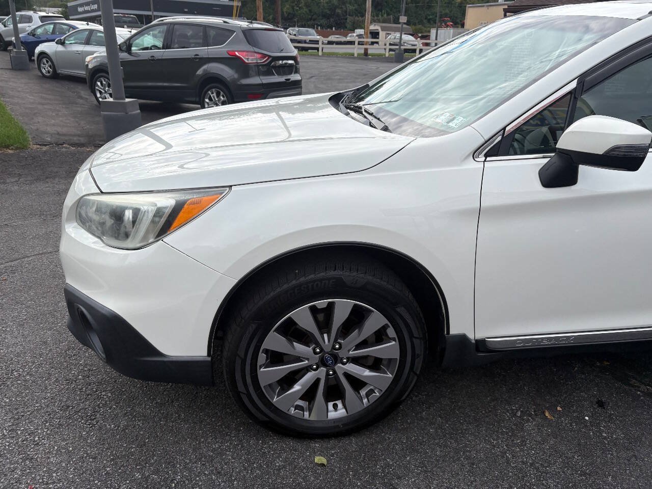 Used 2017 Subaru Outback 3.6R Touring AWD/4WD image 11