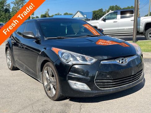 Used 2016 Hyundai Veloster w/ Option Group 02 FWD image 2