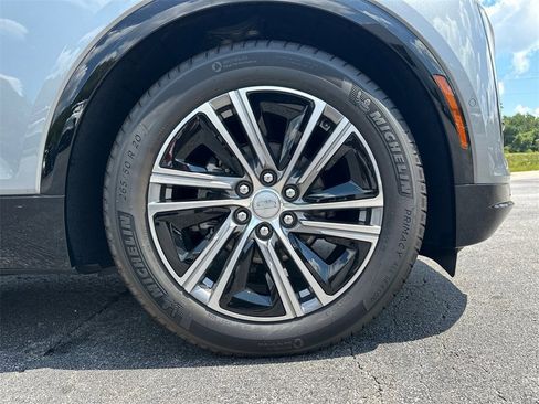 New 2025 Cadillac Lyriq Luxury image 12