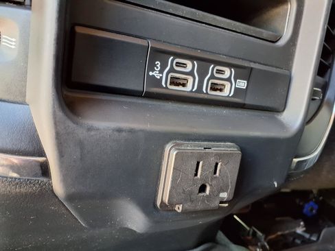 Used 2019 RAM 2500 Laramie AWD/4WD image 27