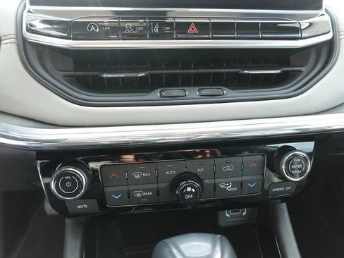 Used 2022 Jeep Compass Limited image 20