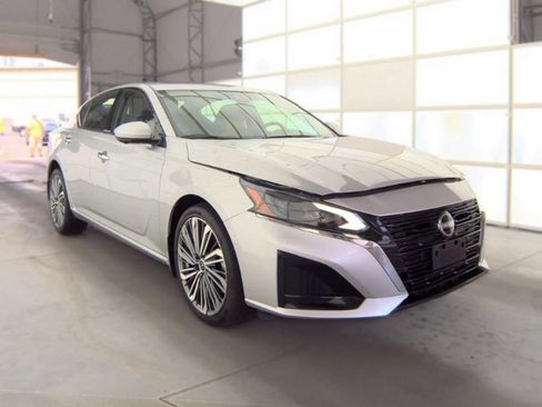 Used 2023 Nissan Altima 2.5 SL AWD/4WD image 4