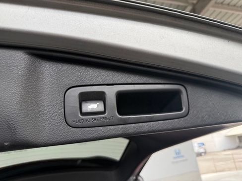 Used 2019 Honda CR-V Touring image 22