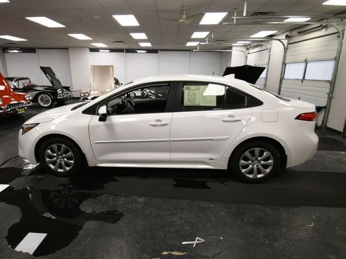 Certified 2024 Toyota Corolla LE image 4