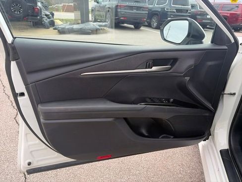 Used 2025 Toyota Camry LE image 19