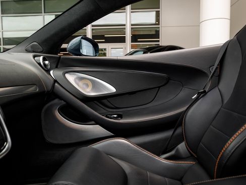 Used 2023 McLaren GT RWD image 39