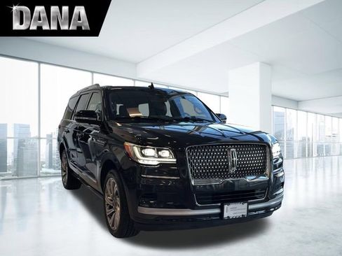Certified 2022 Lincoln Navigator Reserve image 1