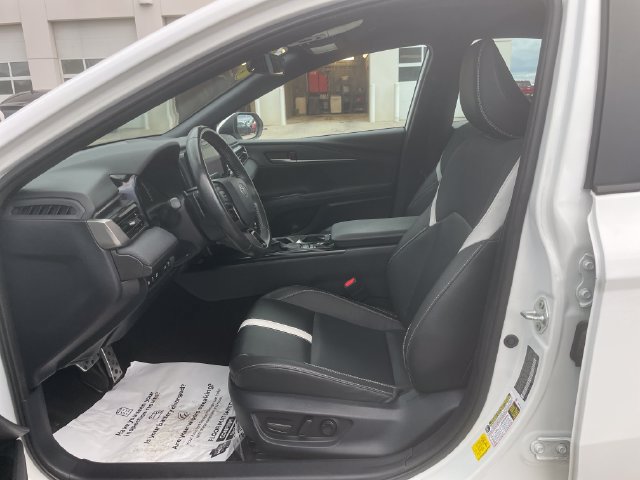 Used 2025 Toyota Camry SE FWD image 19