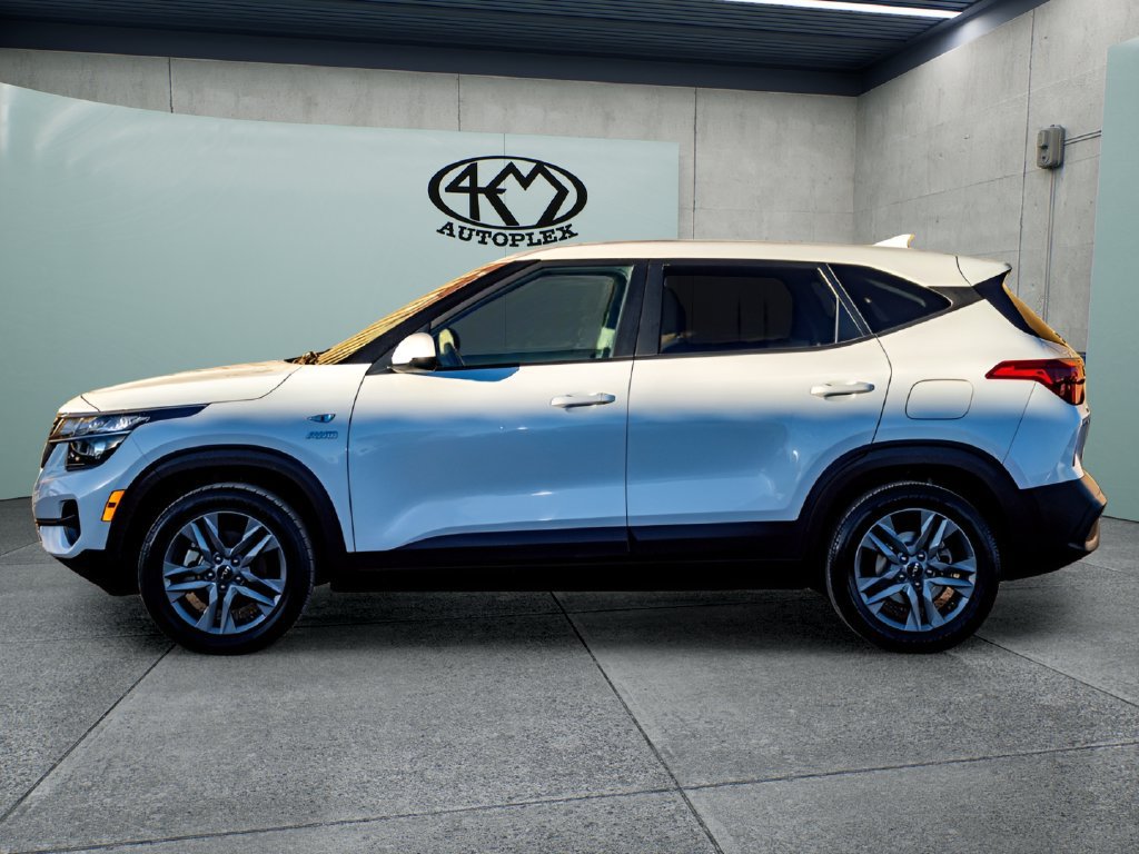 Used 2023 Kia Seltos LX AWD/4WD image 6