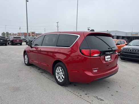 New 2026 Chrysler Voyager LX image 5