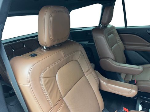 Used 2022 Lincoln Aviator Reserve w/ Equipment Group 201A image 42