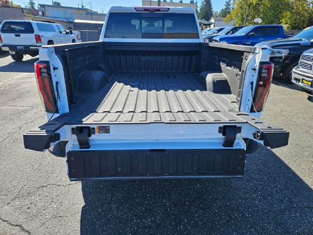 Used 2025 GMC Sierra 3500 AT4 w/ AT4 Premium Plus Package AWD/4WD image 15