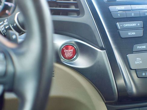 Used 2014 Acura ILX w/ Premium Package image 23