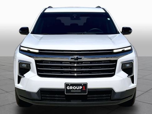Used 2025 Chevrolet Traverse LT w/ LPO, Floor Liner Package FWD image 4