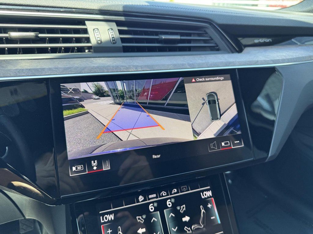 Used 2022 Audi e-tron Premium AWD/4WD image 19