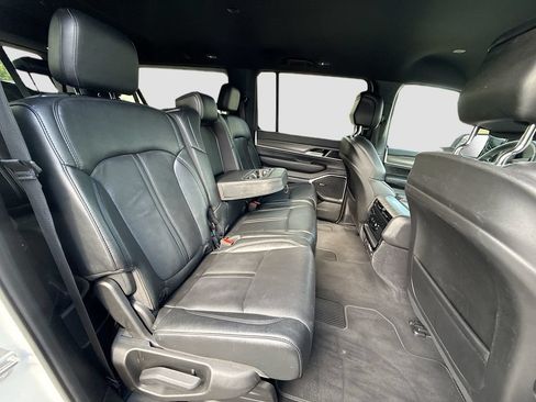 Used 2024 Jeep Wagoneer L Series III w/ Flexible Seating Group AWD/4WD image 30