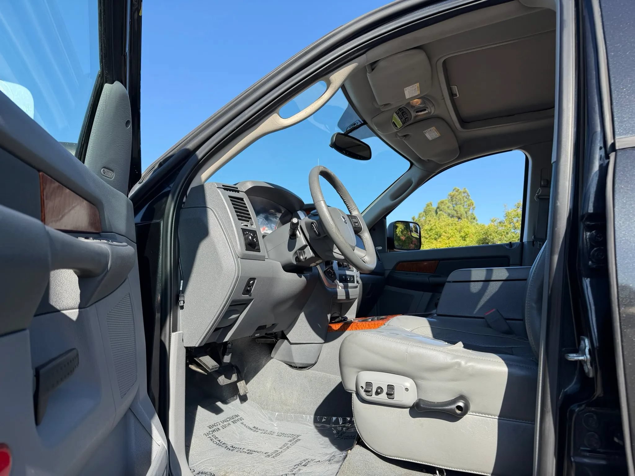 Used 2007 Dodge Ram 1500 Truck Laramie w/ Trailer Tow Group AWD/4WD image 10