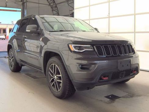 Used 2018 Jeep Grand Cherokee Trailhawk w/ Trailhawk Luxury Group AWD/4WD image 4