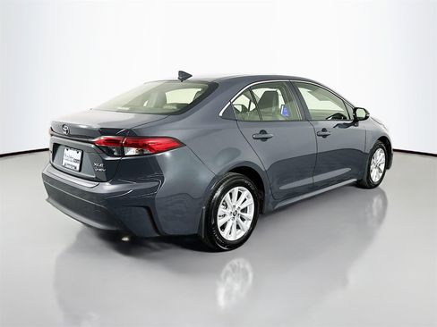 Certified 2025 Toyota Corolla XLE image 7