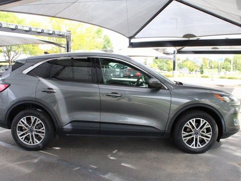 Used 2022 Ford Escape SEL image 18