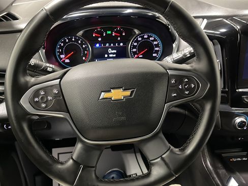 Used 2023 Chevrolet Traverse LT FWD image 4