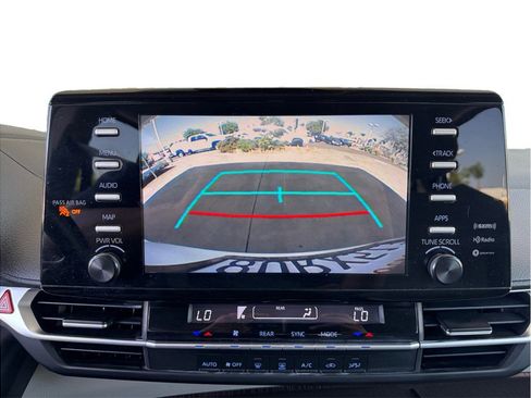 Used 2021 Toyota Sienna LE image 16