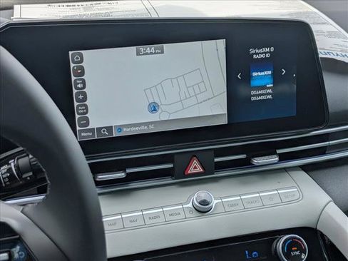Certified 2025 Hyundai Elantra Limited FWD image 13