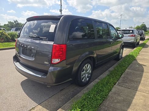 Used 2017 Dodge Grand Caravan SE w/ Power Window Group FWD image 3