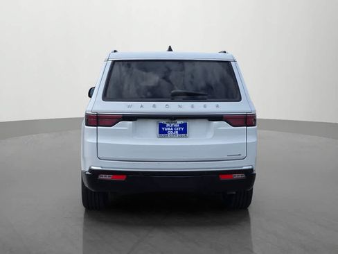 Used 2024 Jeep Wagoneer Series II w/ Flexible Seating Group AWD/4WD image 5