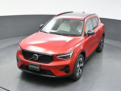 Used 2024 Volvo XC40 B5 Plus w/ Climate Package AWD/4WD image 34
