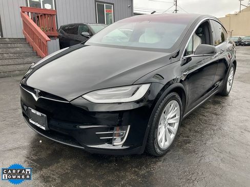 Used 2018 Tesla Model X 75D image 86