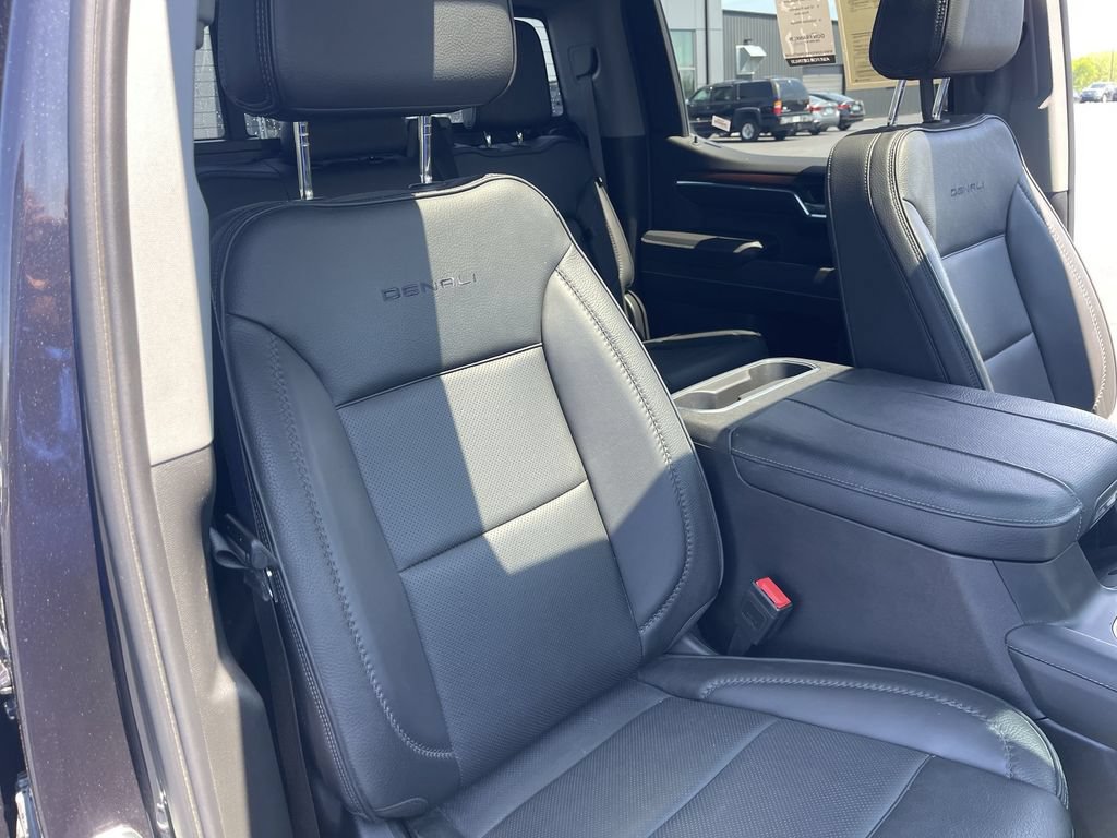 Used 2024 GMC Sierra 1500 Denali w/ Technology Package AWD/4WD image 25