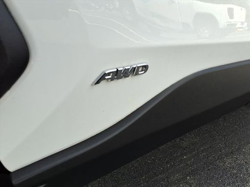 Certified 2022 Toyota RAV4 LE image 25